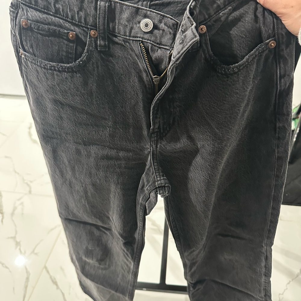 A&F Jean: The Loose High Rise